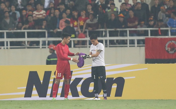 CLB Việt Nam gặp vận đen tại AFC Cup, sử dụng Quế Ngọc Hải bắt gôn?