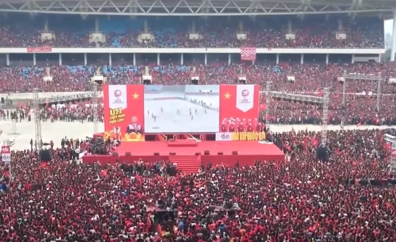 VIDEO: Chảo lửa Mỹ Đình 'nổ tung' khi Quang Hải phá lưới Uzbekistan