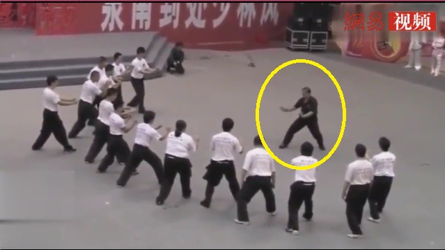 VIDEO: Cao thủ Trung Quốc sử dụng tuyệt chiêu 'truyền điện' khủng hơn Nam Huỳnh Đạo