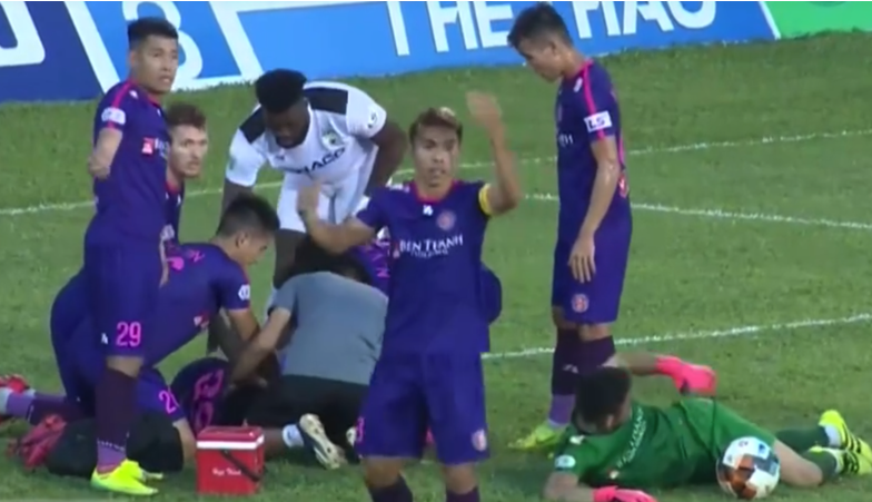 VIDEO: 5 phút thót tim ở trận HAGL hoà 1-1 Sài Gòn