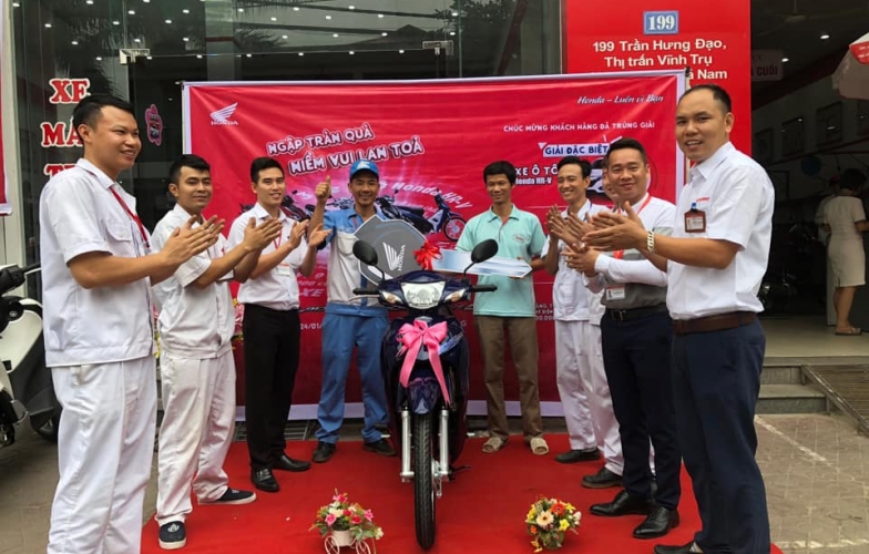 Hơn 500 khách hàng mua xe trúng xe dịp cuối năm