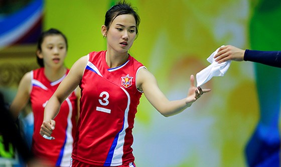 Chủ công của Triều Tiên ở VTV Cup 2019 đốn tim fan với ca khúc về Bác