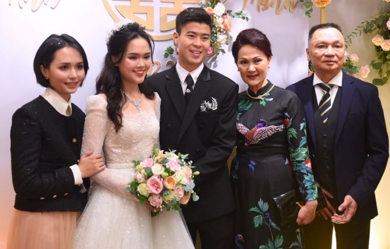 HLV Park Hang Seo chúc mừng đám cưới Duy Mạnh