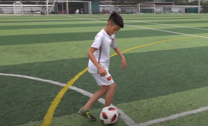 'Neymar Hà Nội' gây kinh ngạc với kỹ thuật cá nhân đẳng cấp