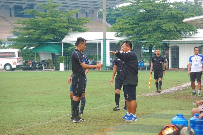 Một trọng tài cầm còi 4 trận đấu liên tiếp của Bình Dương ở giải U17 QG