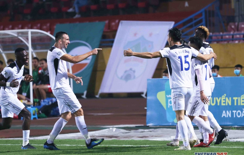 Cầu thủ HAGL: 'Tôi là trung vệ hàng đầu tại V-League'