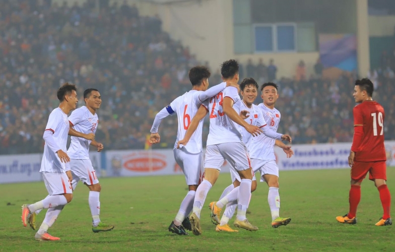 VIDEO: Bùi Hoàng Việt Anh bất ngờ mở tỷ số cho U22 Việt Nam