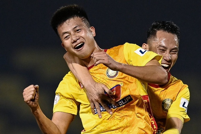 HLV Petrovic: 'Trịnh Văn Lợi là cầu thủ hay nhất Thanh Hóa'