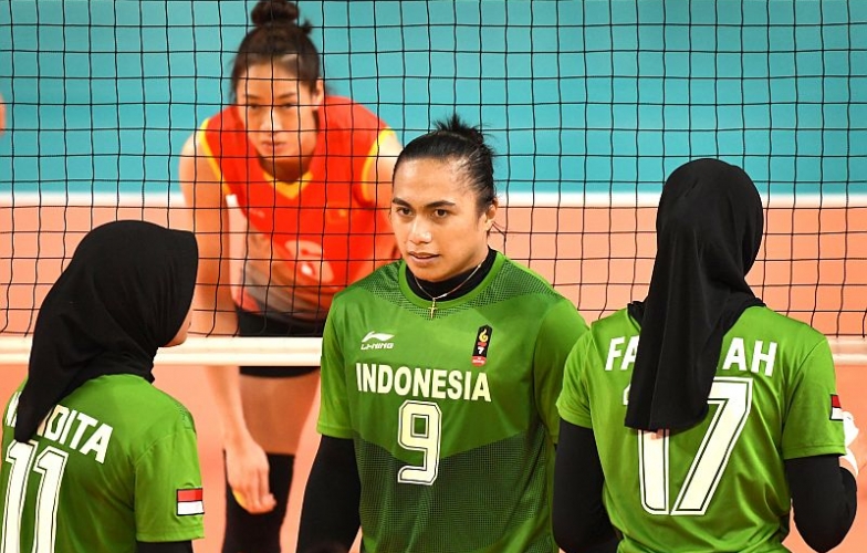 VĐV số 1 bóng chuyền nữ Indonesia được xác định là nam
