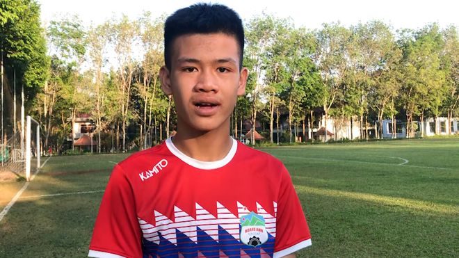 Học viện HAGL 'trình làng' cầu thủ 14 tuổi cao 1m86