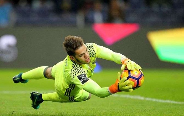 VIDEO: Màn ra mắt của Ederson Moraes trong màu áo Man City