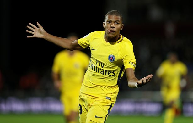 VIDEO: Màn trình diễn của Mbappe trong trận ra mắt PSG 