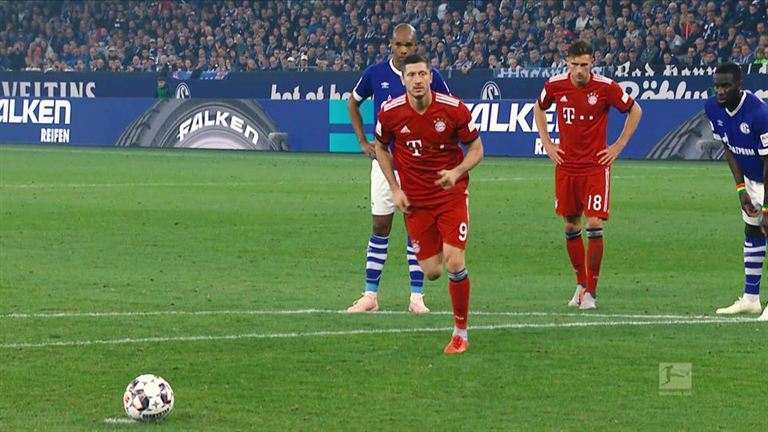 Áp lực mà cầu thủ gặp phải khi đá penalty