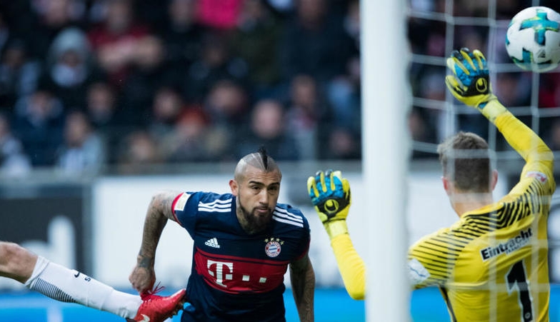 Highlights: Frankfurt 0-1 Bayern Munich (V15 - Bundesliga)