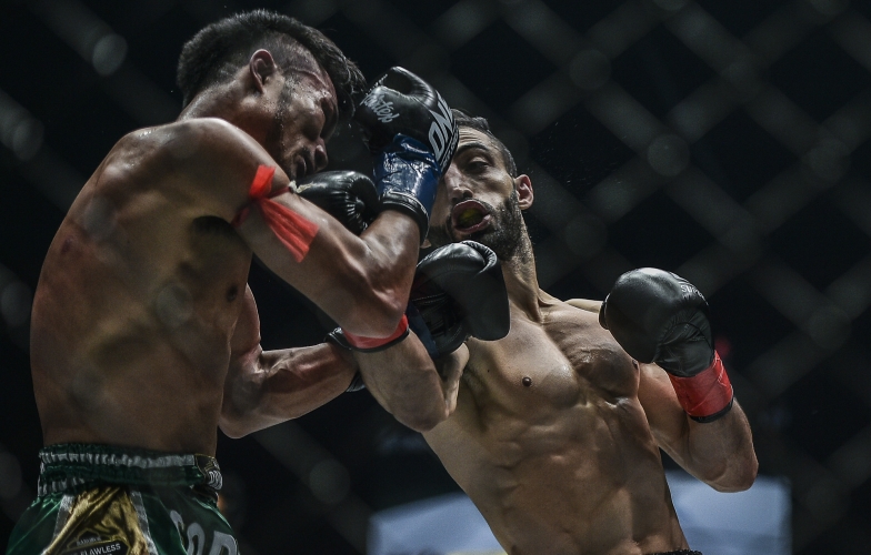 VIDEO Giorgio Petrosyan vs Sorgraw Petchyindee Academy