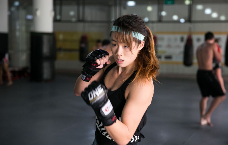 Thiên thần làng MMA Angela Lee và năm 2018 đầy sóng gió