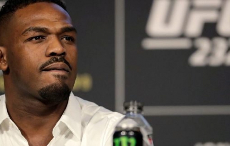 Dương tính chất cấm, Jon Jones vẫn được thi đấu ở UFC 235