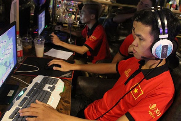 Trực tiếp AOE Việt Trung 2017: CSĐN lại 'hành' game thủ TQ