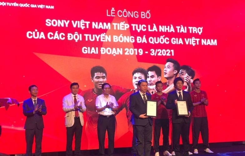 Duy Mạnh, Văn Hậu rạng rỡ trong lễ công bố nhà tài trợ các ĐTQG