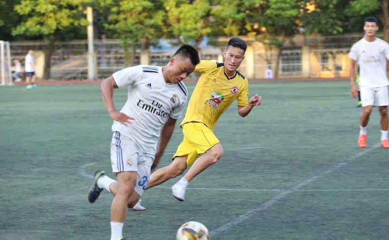 Gia Việt FC và Mobi tạo trận cầu 'mưa bàn thắng'