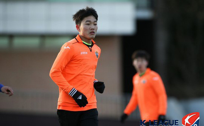 VIDEO Xuân Trường kiến tạo thành bàn trong màu áo Gangwon FC