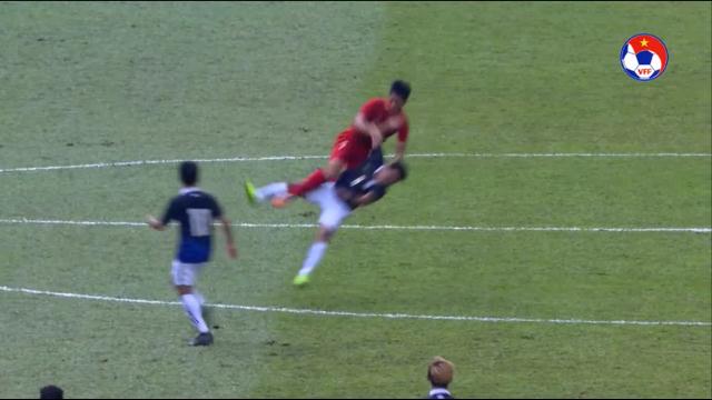 Pha va chạm kinh hoàng trận U22 Việt Nam - U22 Campuchia