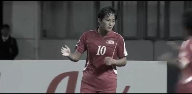 VIDEO: Skill ném biên cực ảo của cầu thủ nữ Triều Tiên