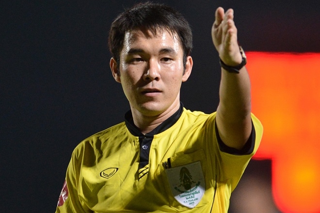 Pha từ chối bàn thắng đầy tai tiếng của trọng tài Thái Lan