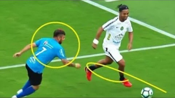 Ronaldinho tái xuất: 'Nhảy múa' trên sân, ghi bàn từ 55m