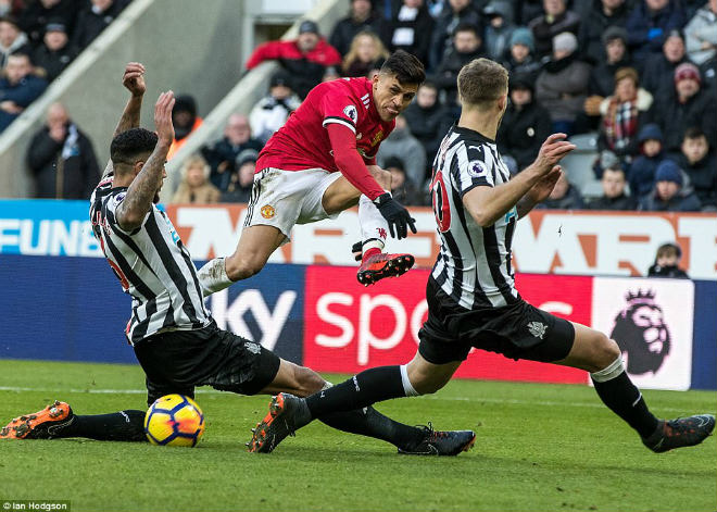 VIDEO: Hàng công thảm họa của MU trước Newcastle
