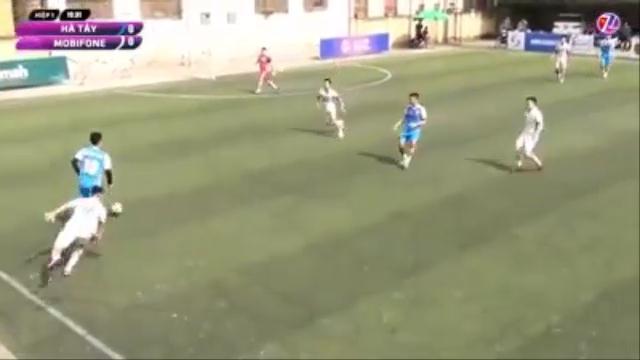 VIDEO: Màn tiki-taka cực đỉnh trên sân 7 người ở Việt Nam