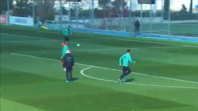 VIDEO: Ronaldo phô diễn siêu phẩm rabona trước trận gặp Juve