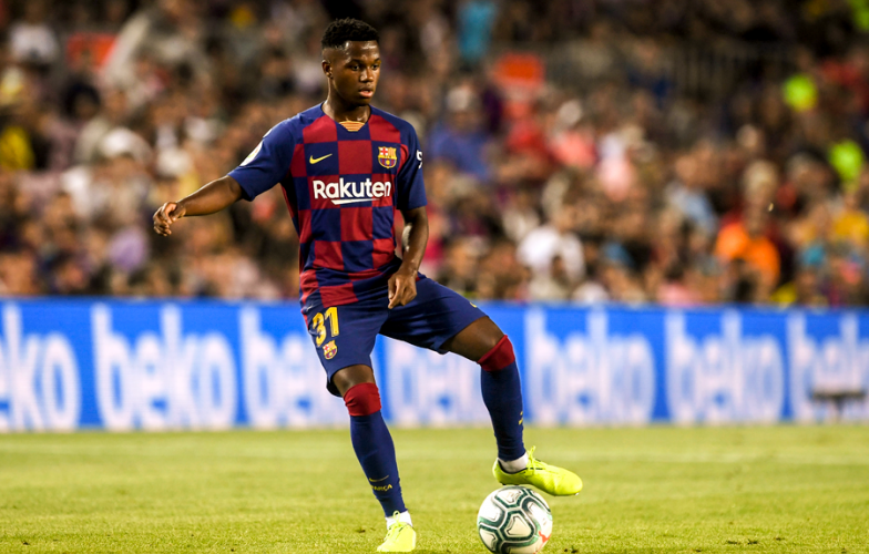 Barca ra mắt ngôi sao trẻ nhất lịch sử kể từ năm... 1941