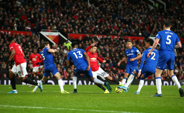 'Gà son' giải cứu, MU nhọc nhằn giữ 1 điểm ở lại Old Trafford