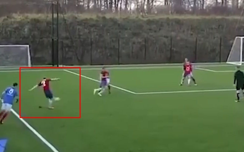 VIDEO: Cú 'nã đại bác' của Carlos tái hiện xuất thần trên sân nghiệp dư