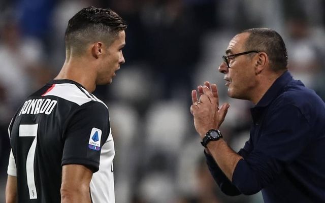 Bênh em trai, chị gái Ronaldo khẩu chiến với HLV Sarri