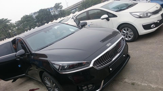 KIA K7 cập bến Hà Nội với giá 1,8 tỷ đồng