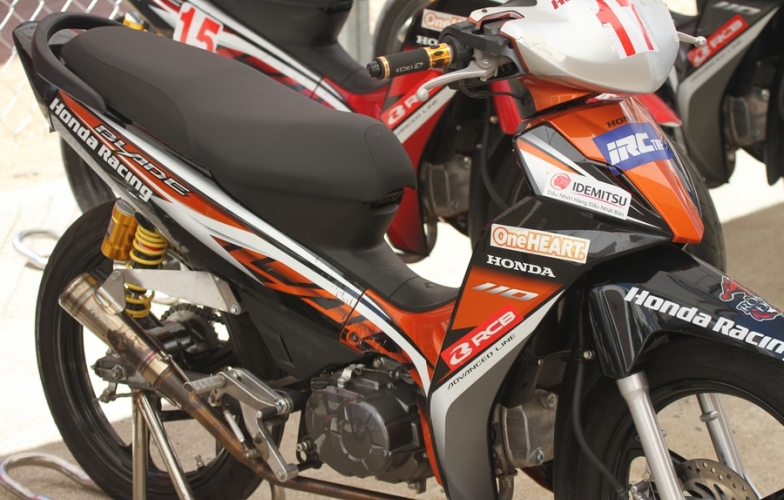 Honda Blade 110 phiên bản côn tay đầy uy lực