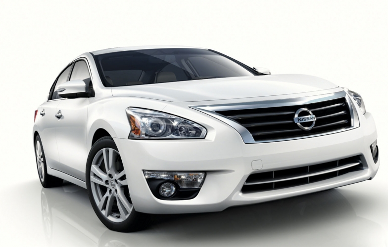 Bảng giá xe sedan Nissan: Teana, Sunny tháng 03/2018