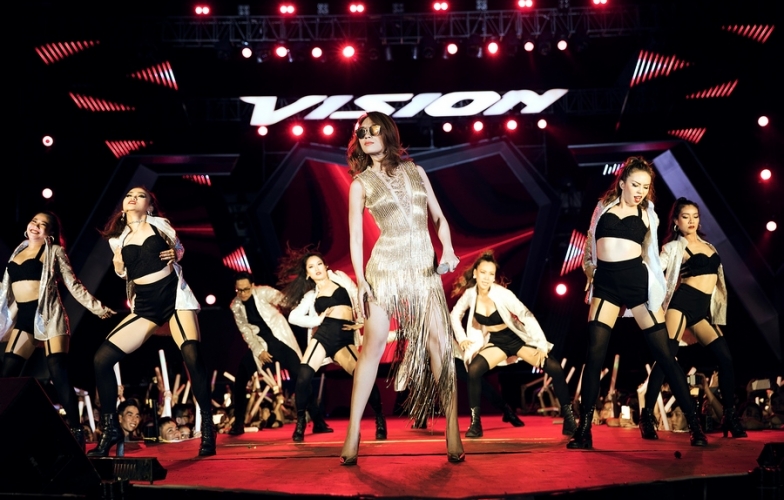 Hơn 100.000 người tham gia Honda VISION STEPS OF GLORY 2017