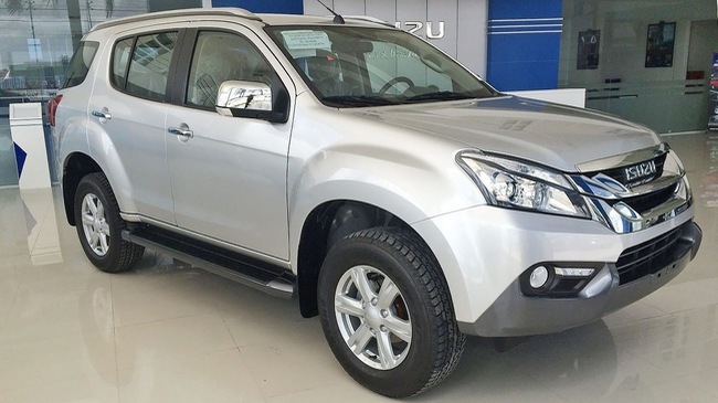 Isuzu mu-X thanh lý, giá rẻ hơn 600 triệu so với Fortuner
