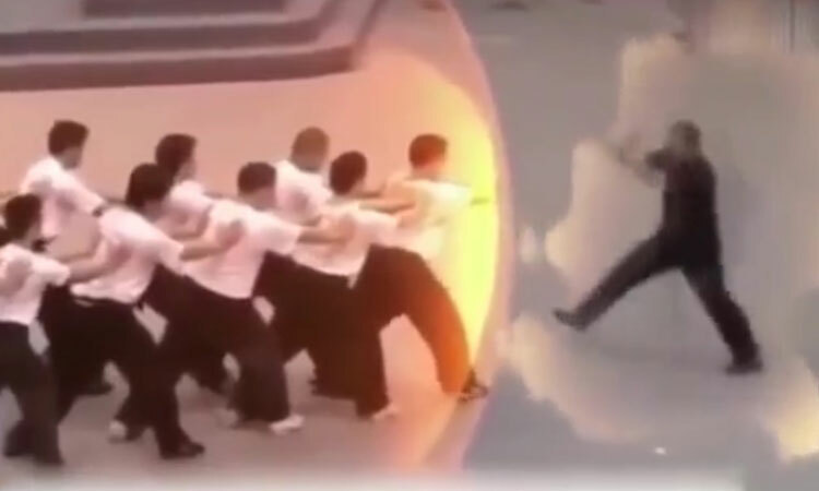 VIDEO: Sư phụ Thái Cực Quyền 'truyền điện' hất tung cả chục đệ tử