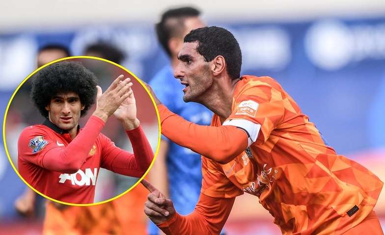 VIDEO: Cựu sao MU lập hat-trick bằng đầu chỉ trong vòng 7 phút