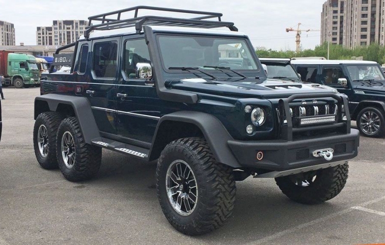 Ô tô Trung Quốc gây sốt khi 'nhái' giống hệt Mercedes