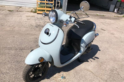 Cận cảnh xe tay ga Honda 50cc, giá bán gần 60 triệu đồng