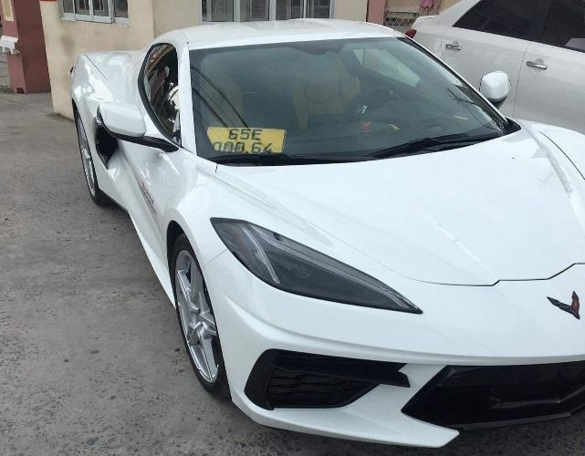 Kỳ lạ chiếc Corvette C8 độc nhất Việt Nam đeo biển màu vàng