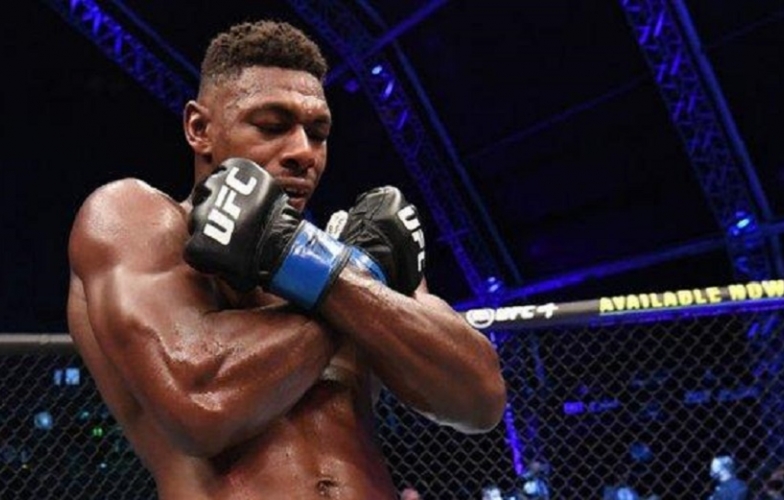 Cú đá không tưởng từ ngôi sao UFC mới: Phong cách Wakanda!