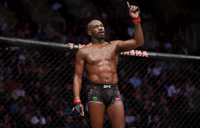 Jon Jones xuất hiện ở hạng nặng: Không được tranh đai ngay
