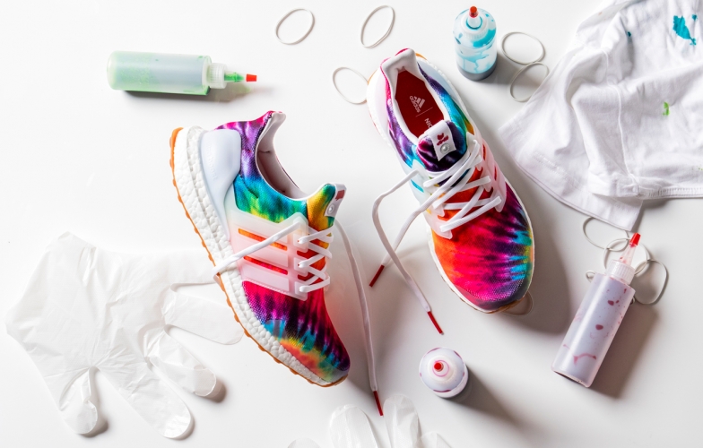 Adidas ra mắt bản phối Ultra Boost độc với họa tiết sặc sỡ