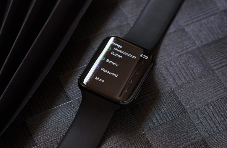 Oppo Watch lộ ảnh màn hình cong bí ẩn